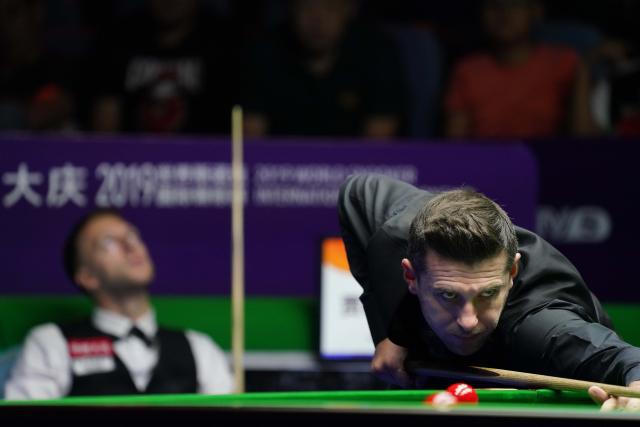 报背后的深 报背后的深